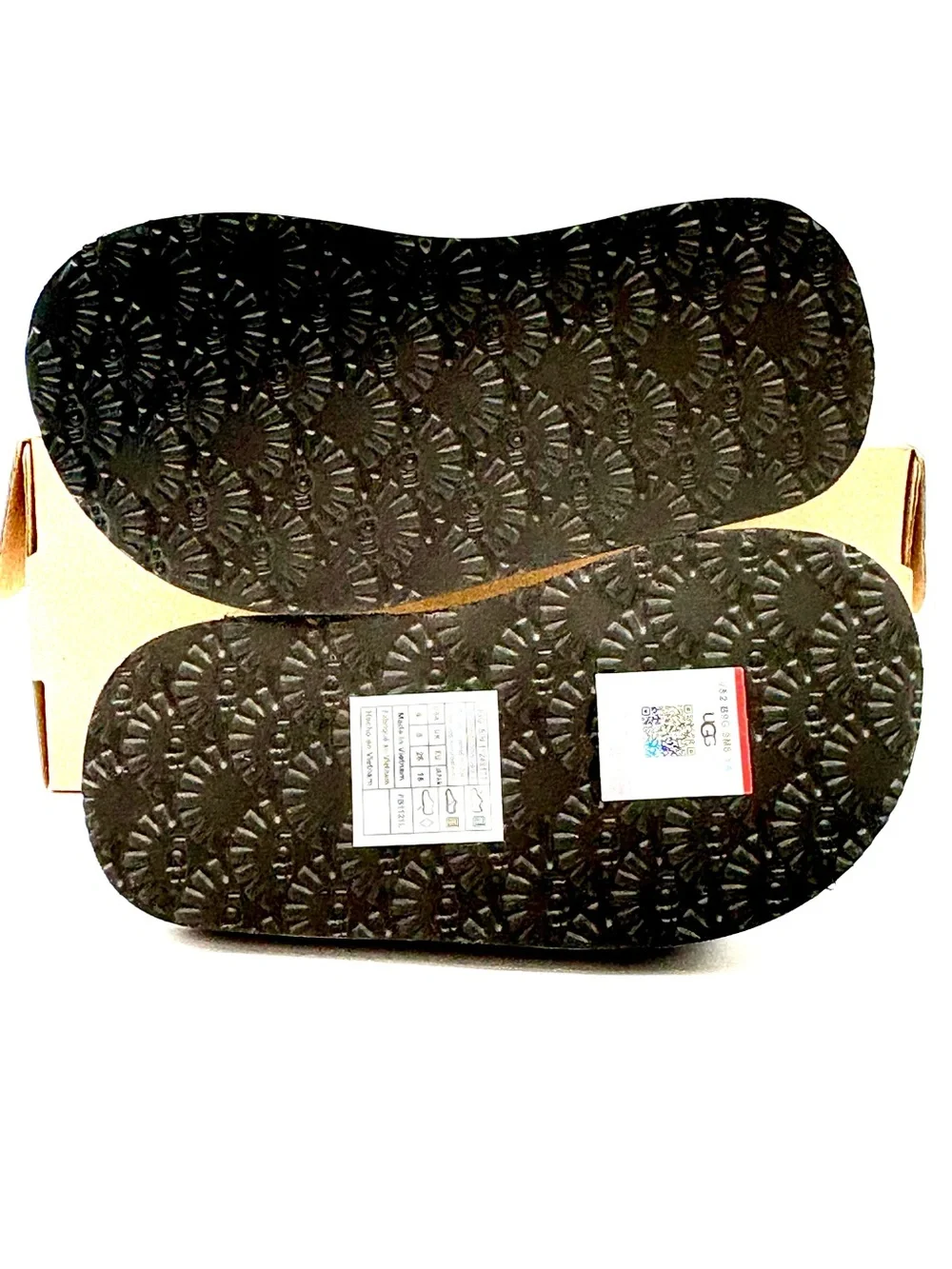 NIB UGG Kids ZUMA Sling Sandals Black & White Logo Elastic Back Strap Size 9